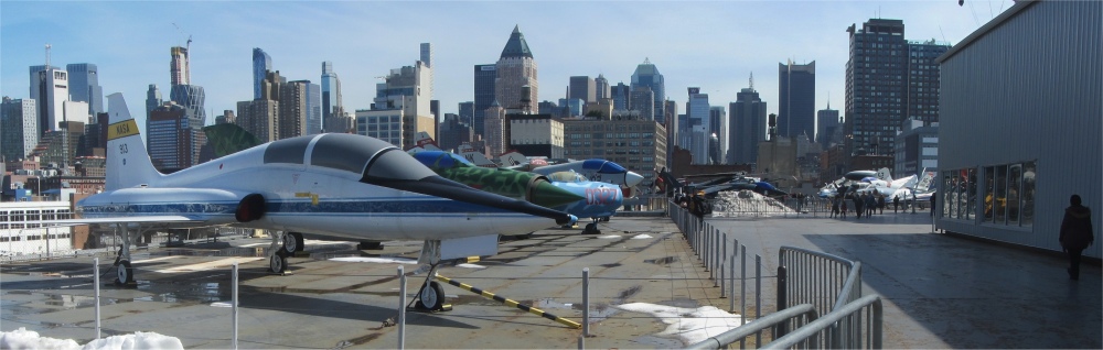 flight_deck_looking_to_bow