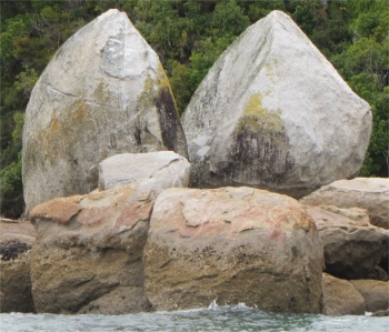 split_apple_rock