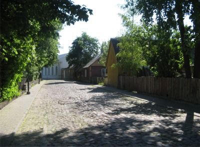 kuressaare_cobbled_street