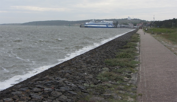 vlieland_sea_wall_hike