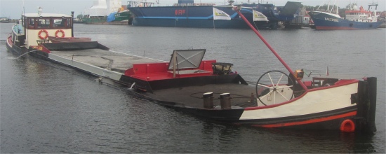 barge_at_urk