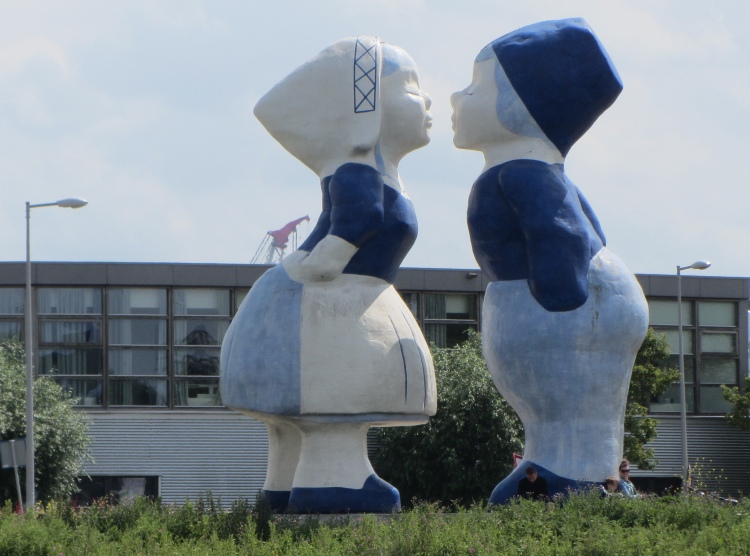 north_sea_canal_sculpture