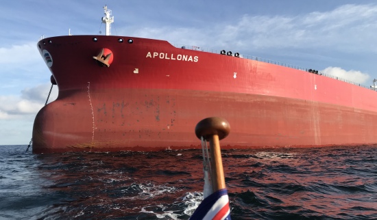 anchored_oil_tanker
