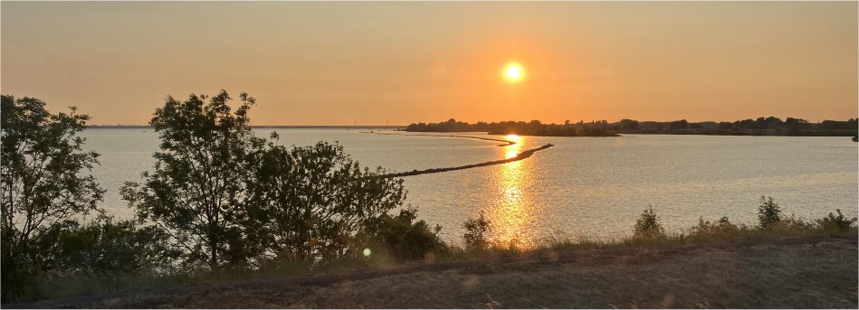 sunset_over_bird_sanctuary