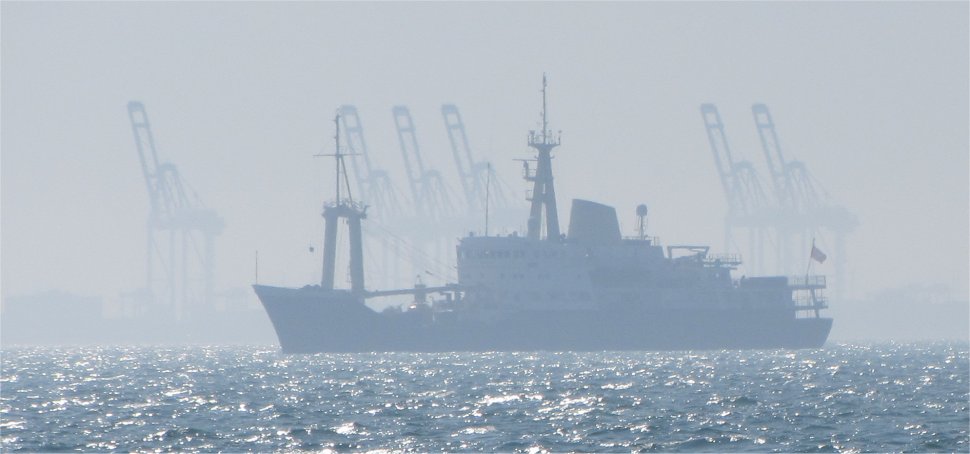 ghostly_ship_entering_the_docks