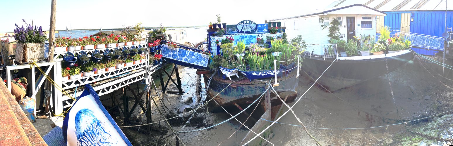 houseboat_garden