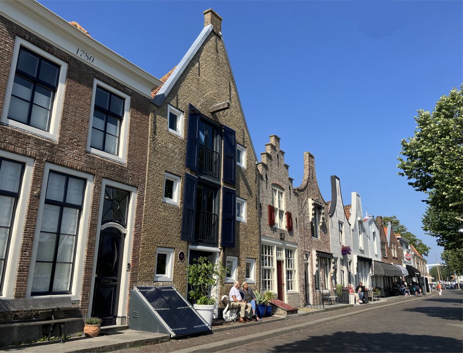 buildings_along_nieuwe_haven